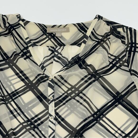 Priced to Sell!! Banana Republic XS Sheer Plaid Button-Up Blouse - Picture 6 of 11